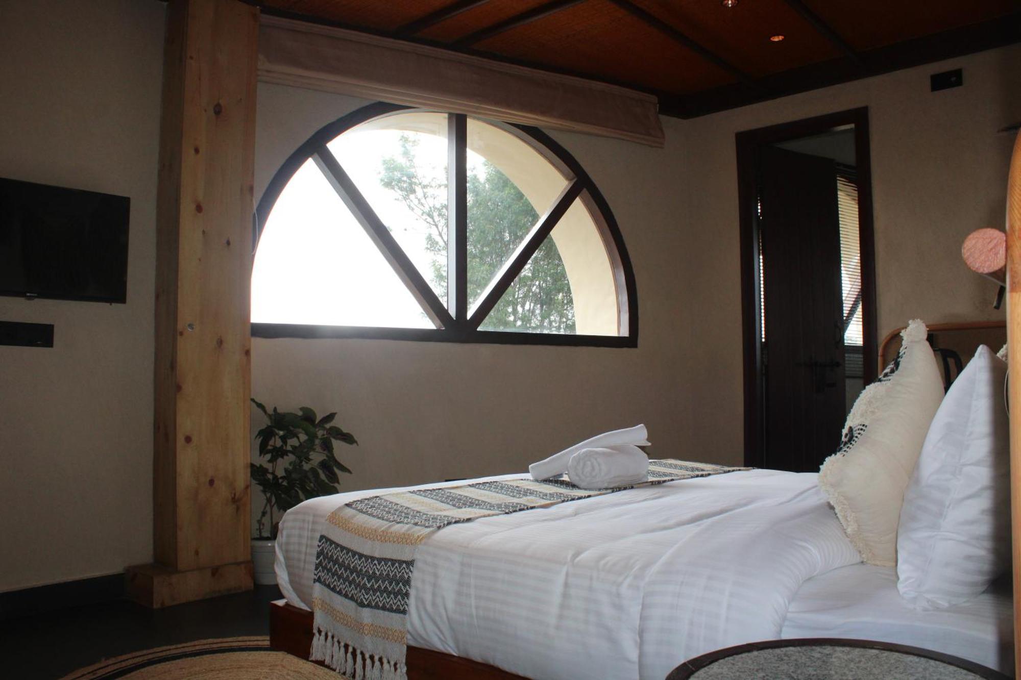 Отель Himalayan Hobbit House Алмора Экстерьер фото