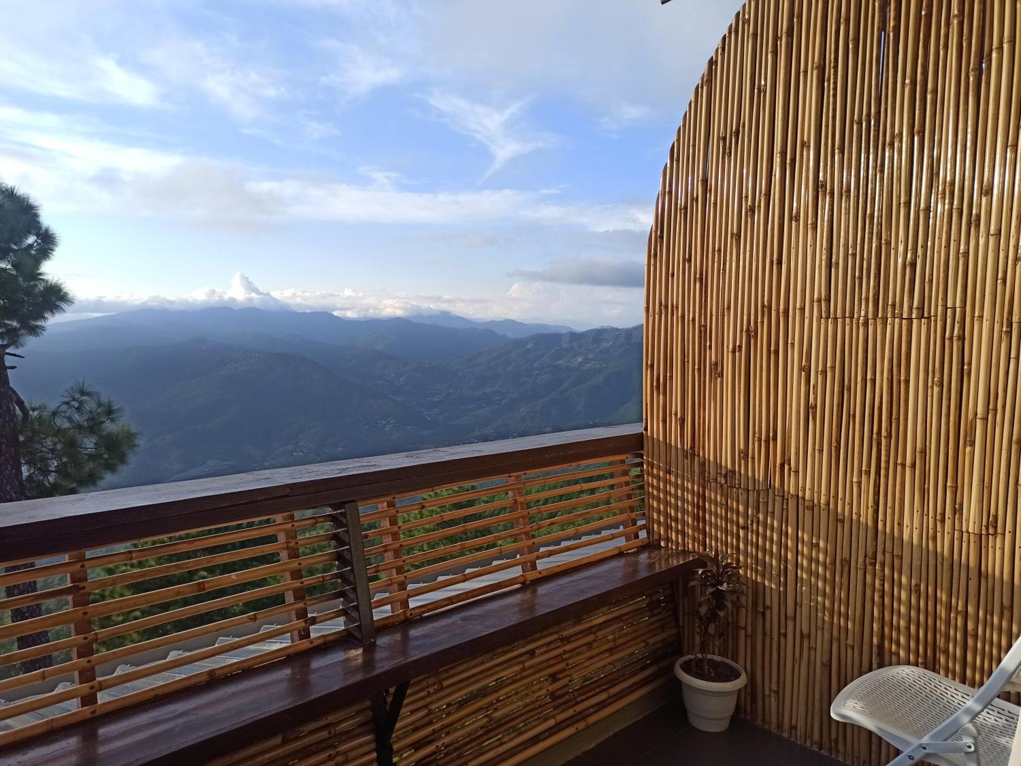 Отель Himalayan Hobbit House Алмора Экстерьер фото